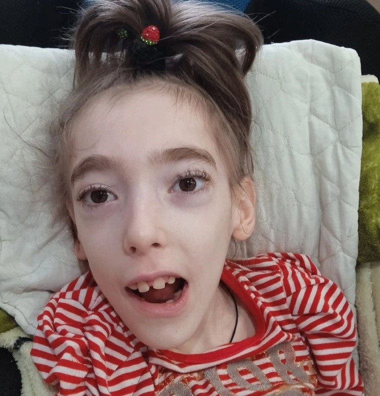 Первые 5 лет жизни Дарины прошли в больничных стенах, в постоянной борьбе.1677776508