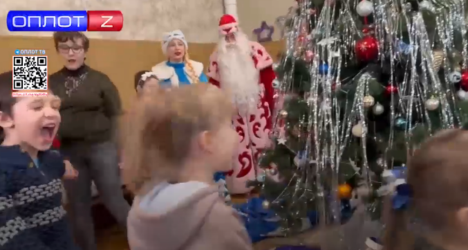 Оплот ТВ | Подарки воспитанникам детского социального центра Донецка1680614936