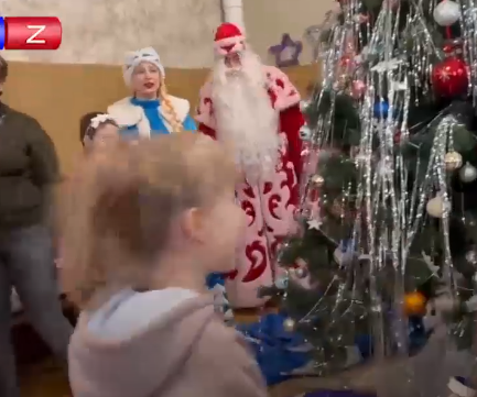 Оплот ТВ | Подарки воспитанникам детского социального центра Донецка1680614936