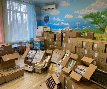 Донецкий благотворительный фонд передал помощь ИНВХ им. Гусака на полмиллиона рублей1680617375