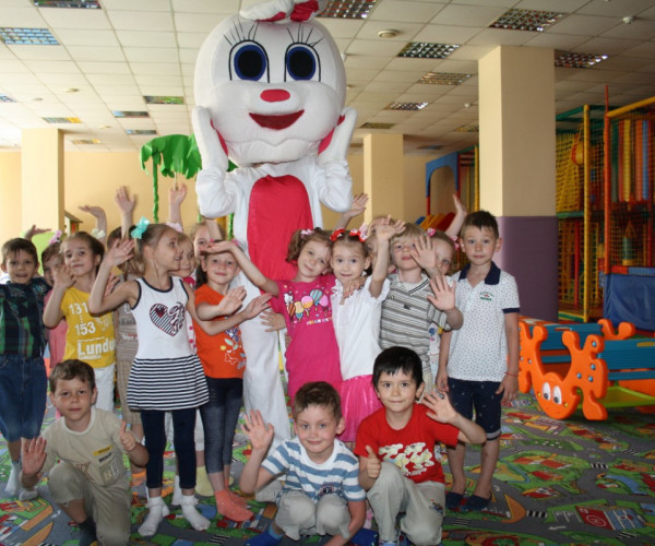Наш самый добрый проект "Дни рождения в детских домах" продолжает дарить светлые улыбки деткам - воспитанникам детских домов и социальных учреждений Донецка.1591639860