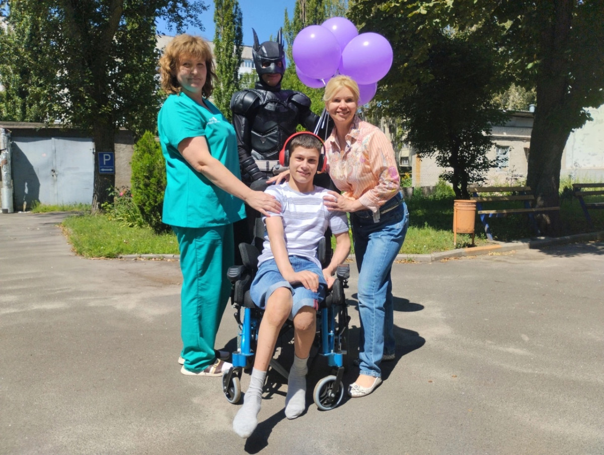 Поздравили с днём рождения Дениса из Шахтёрского интерната для детей-инвалидов1689410854