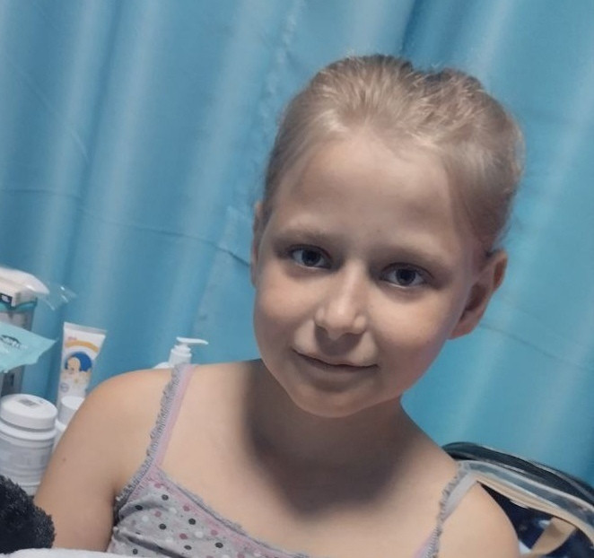 Переизбыток железа в организме Сони убивает ребенка. Дорогостоящий Джадену - единственное спасение.1690289725