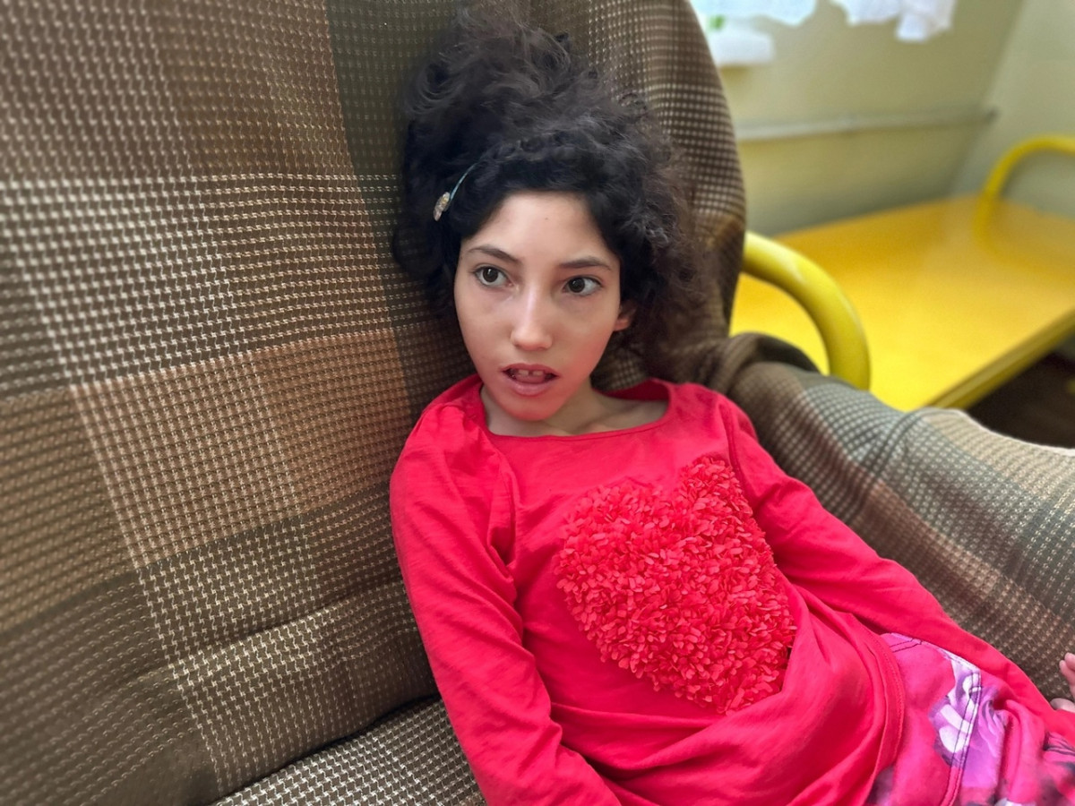 Маленькая Верочка плачет от боли все 10 лет своей жизни...1692959725