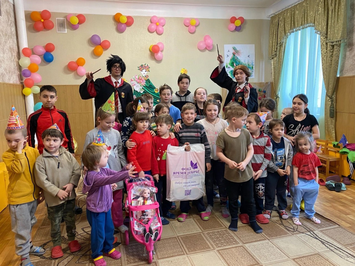 Традиционный день именинника прошел в Детском социальном приюте Донецка1711823237