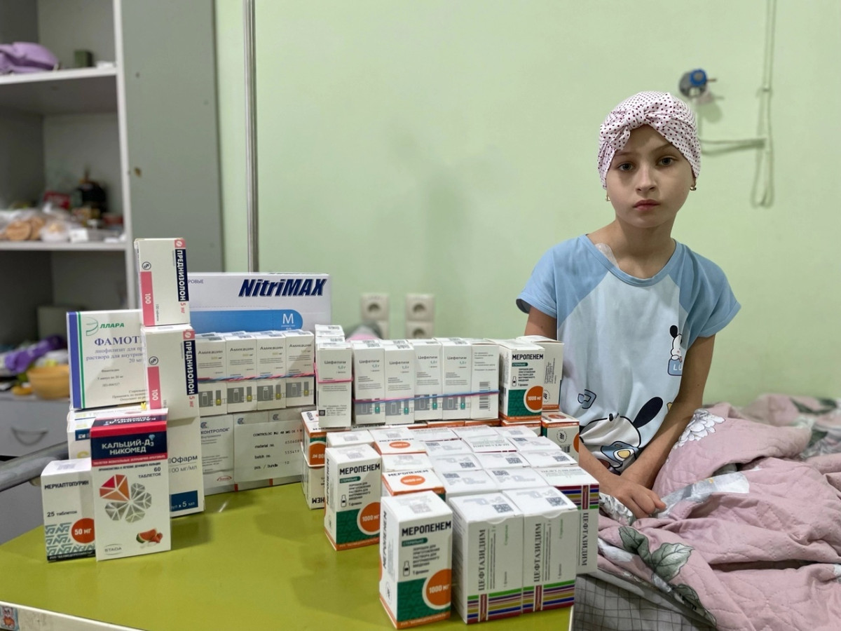 Эвелина продолжает лечение в Москве1721984784