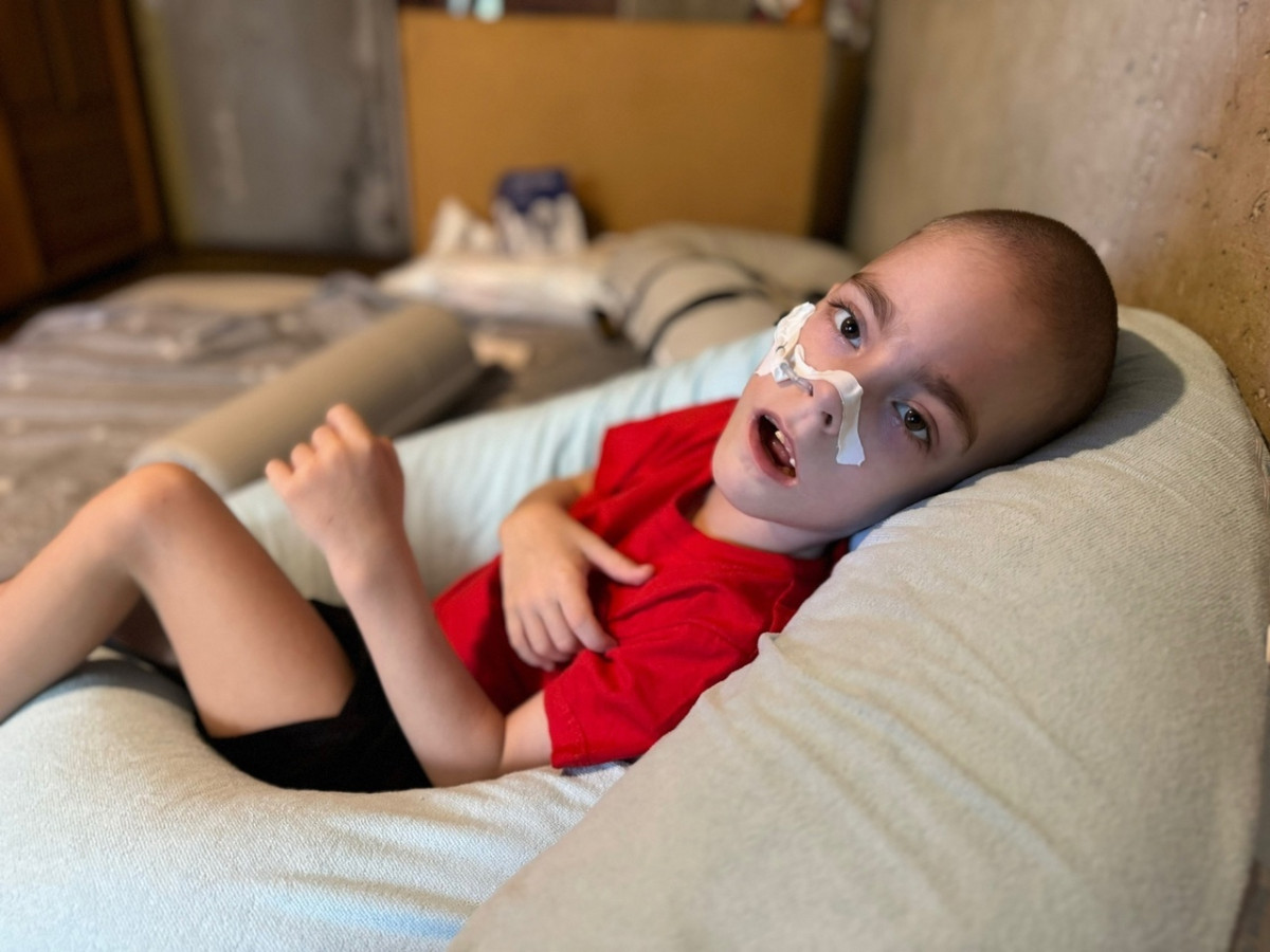 Илья выжил в аду войны Мариуполя. А сейчас он ведет свой бой, и ему нужна наша помощь1722242906