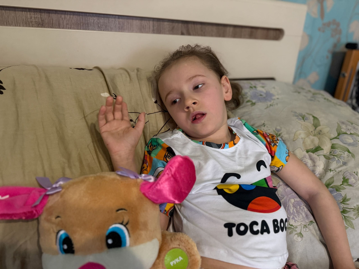 Кирочка выжила после вирусного менингоэнцефалита, но стала инвалидом1737457913