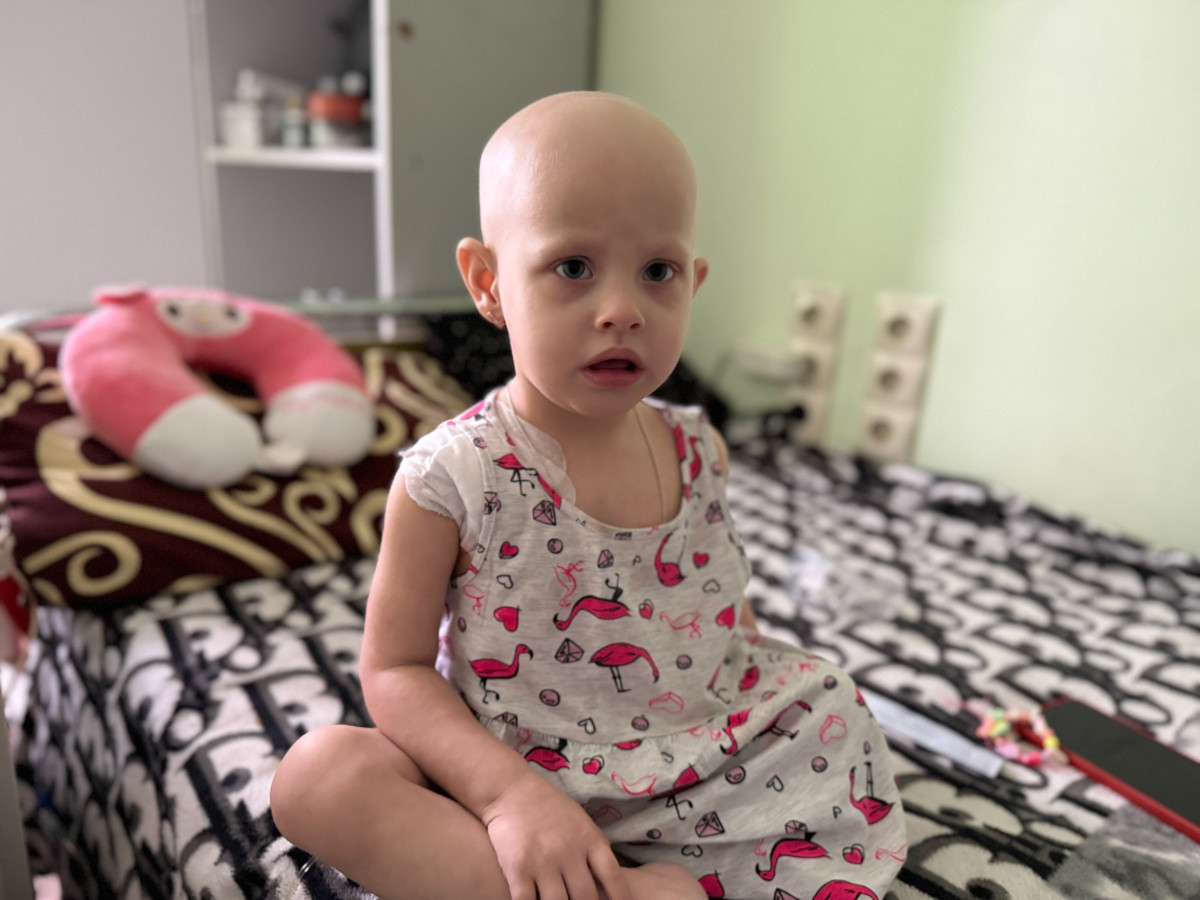 Без нашей помощи Ангелина не сможет победить рак1742464926