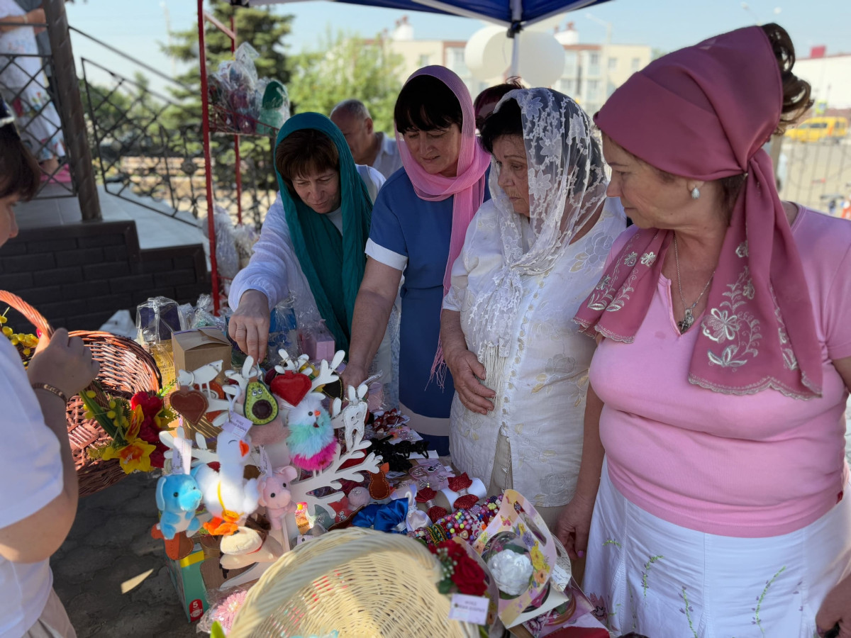 Блокнот Донецк: В Волновахе провели благотворительную акцию «Белый цветок»1752751495