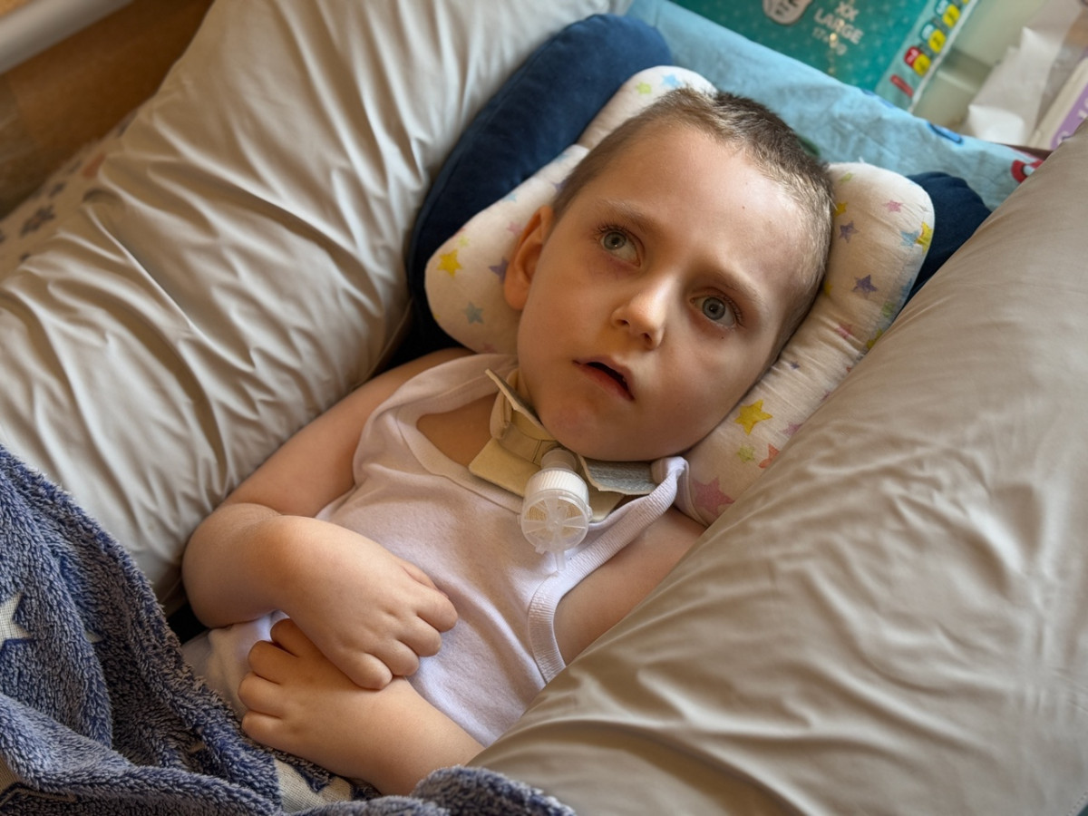 Страшная авария, кома и год в реанимации сделала двухлетнего Тихона тяжёлым инвалидом1757605492