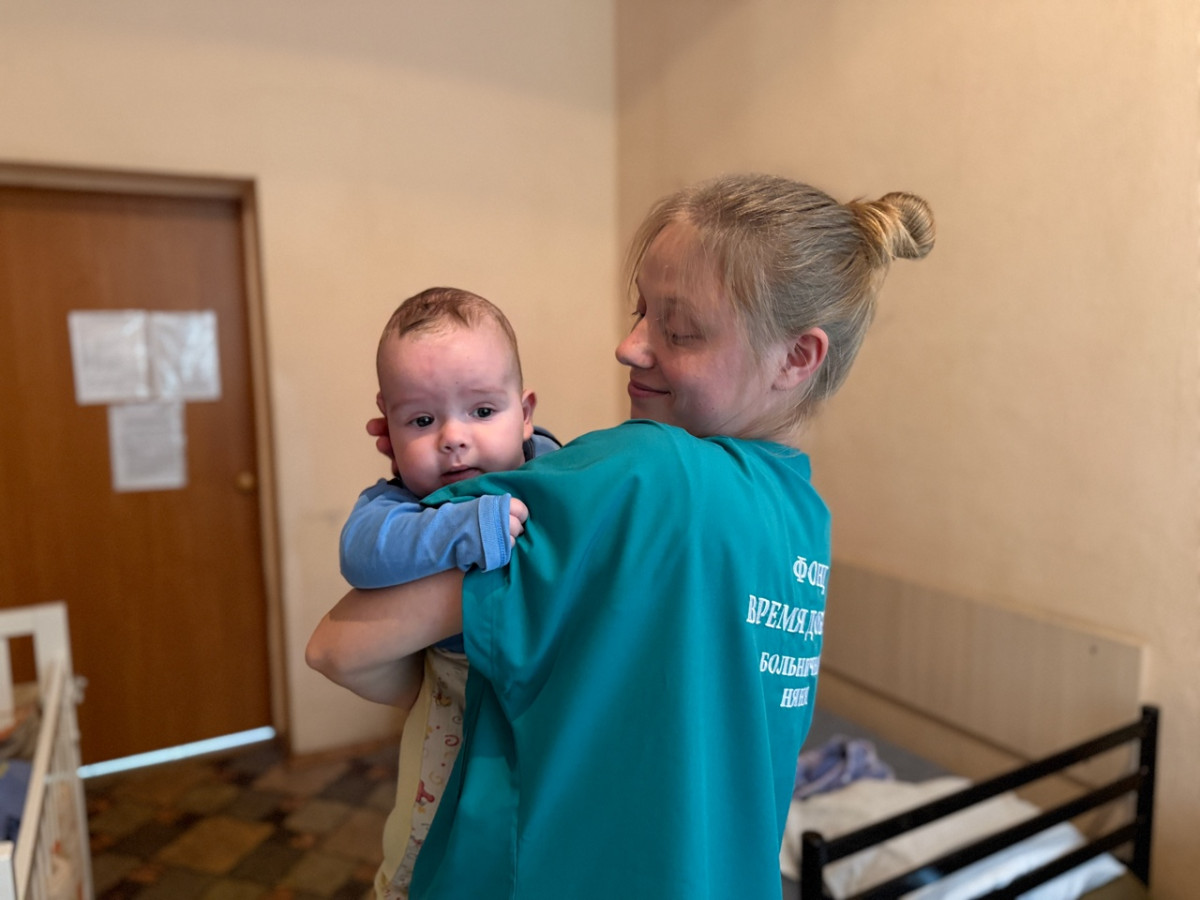 «Палата милосердия» — так называют место в больнице, где живут брошенные дети и отказники.1758279800