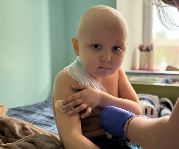 Жизнь Марка все еще в смертельной опасности. Защитите его от рака1760006945