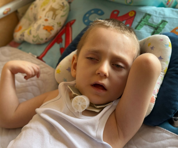 Страшная авария забрала у Тихона детство. Подарите ему шанс на восстановление1765787173