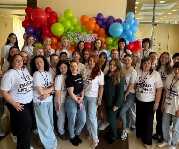 Аргументы и факты: Новогоднее чудо. Собраны подарки для более чем 500 детей Донбасса1766482467