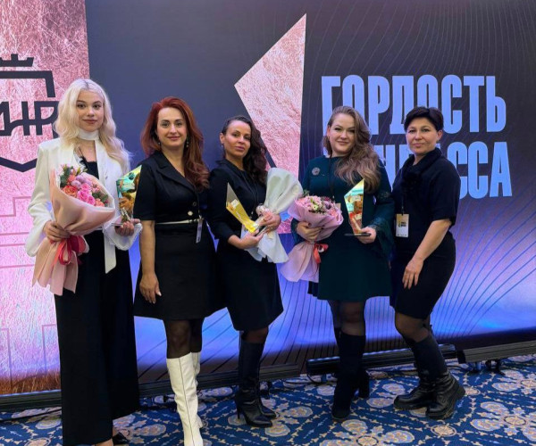 Фонд «Время добрых» и АНО «Детский хоспис “Одуванчики”» получили награды в номинации «Лидер НКО» премии «Гордость Донбасса».1766571290