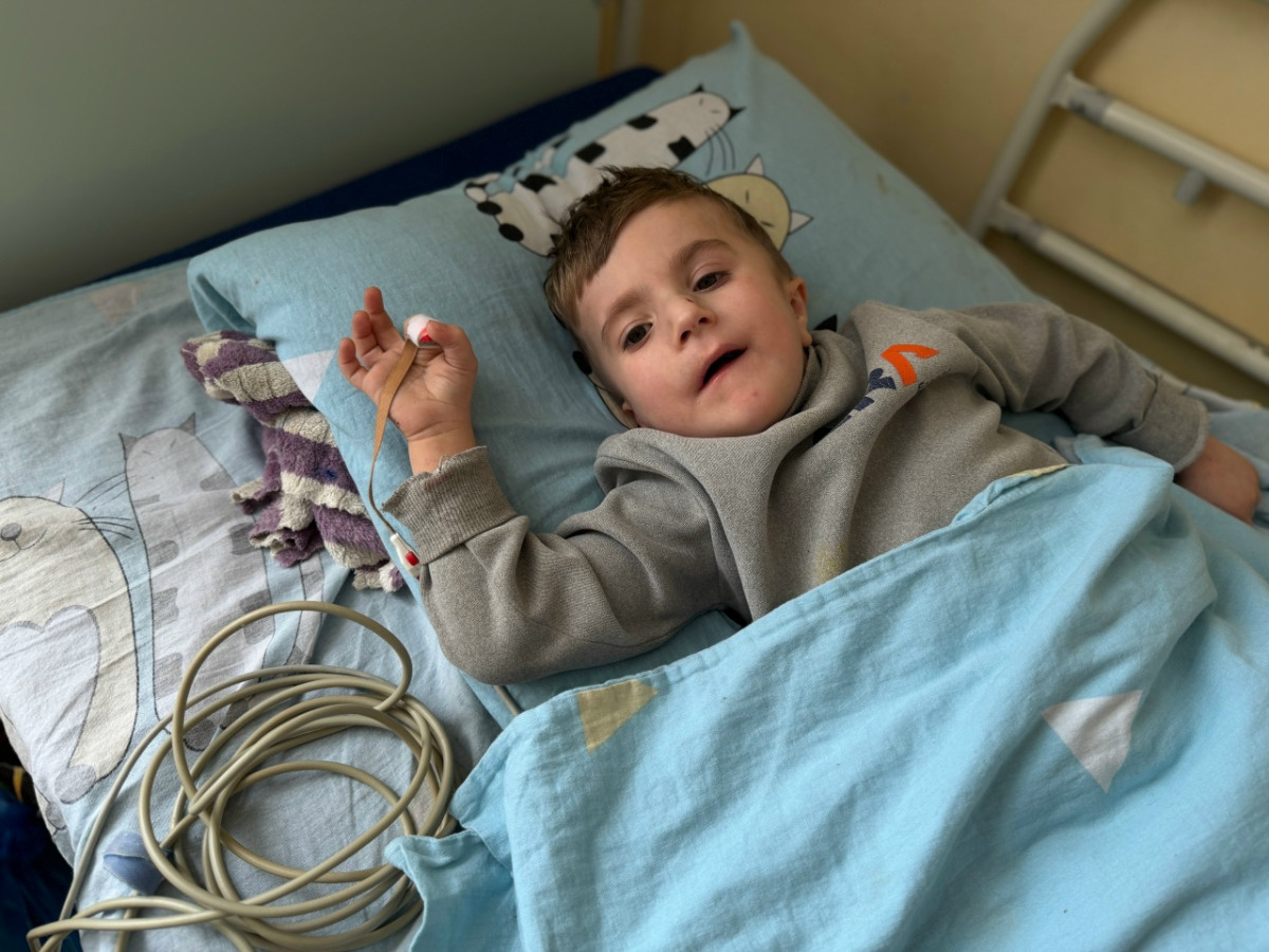 Для пятилетнего Димы начался обратный отсчет. Не до Нового года — до операции, от которой завит его жизнь1767015076