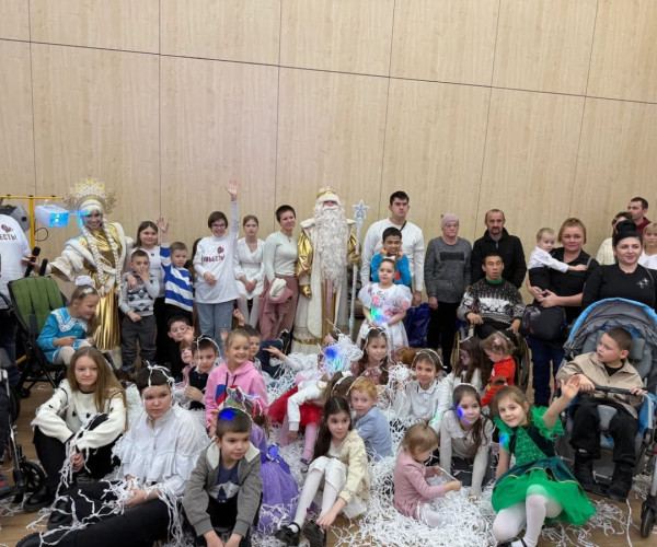 Блокнот Донецк: Сотням тяжелобольных детей Донбасса подарили «Новогоднее чудо»1769001716