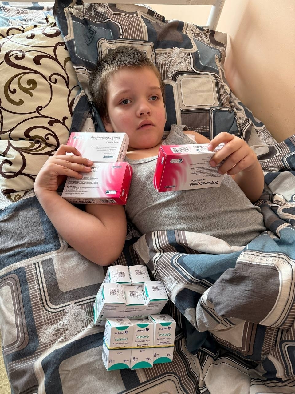 В больничной палате разворачивается главная битва в жизни Артема. Таргетная терапия началась!1769703311