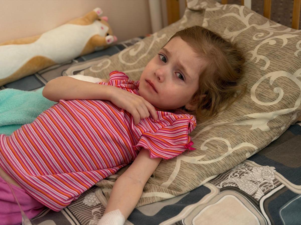 Рак уже уничтожил левую почку Софийки и продолжает убивать маленький организм1770295695