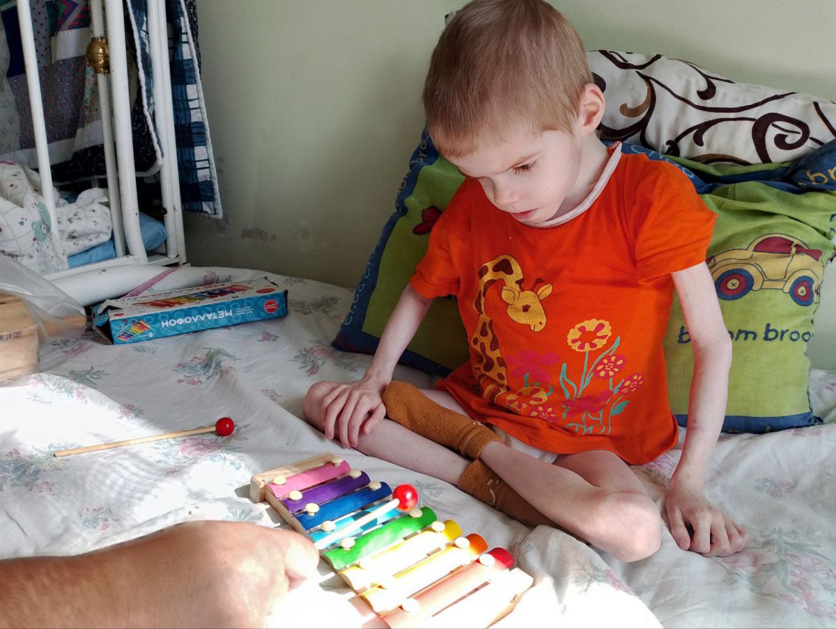 Арт-терапия в больнице: как мы поддерживаем детей-сирот1770812778