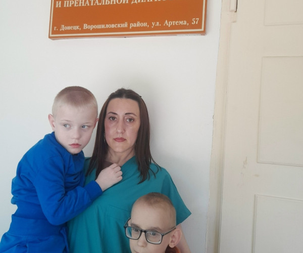 Что не было страшно: больничные няни помогают сиротам проходить диагностику1771314314