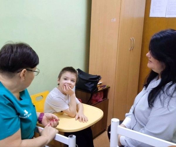 Стать временной «мамой» для сироты и не привязаться: как психологи фонда работают с больничными нянями1790939067
