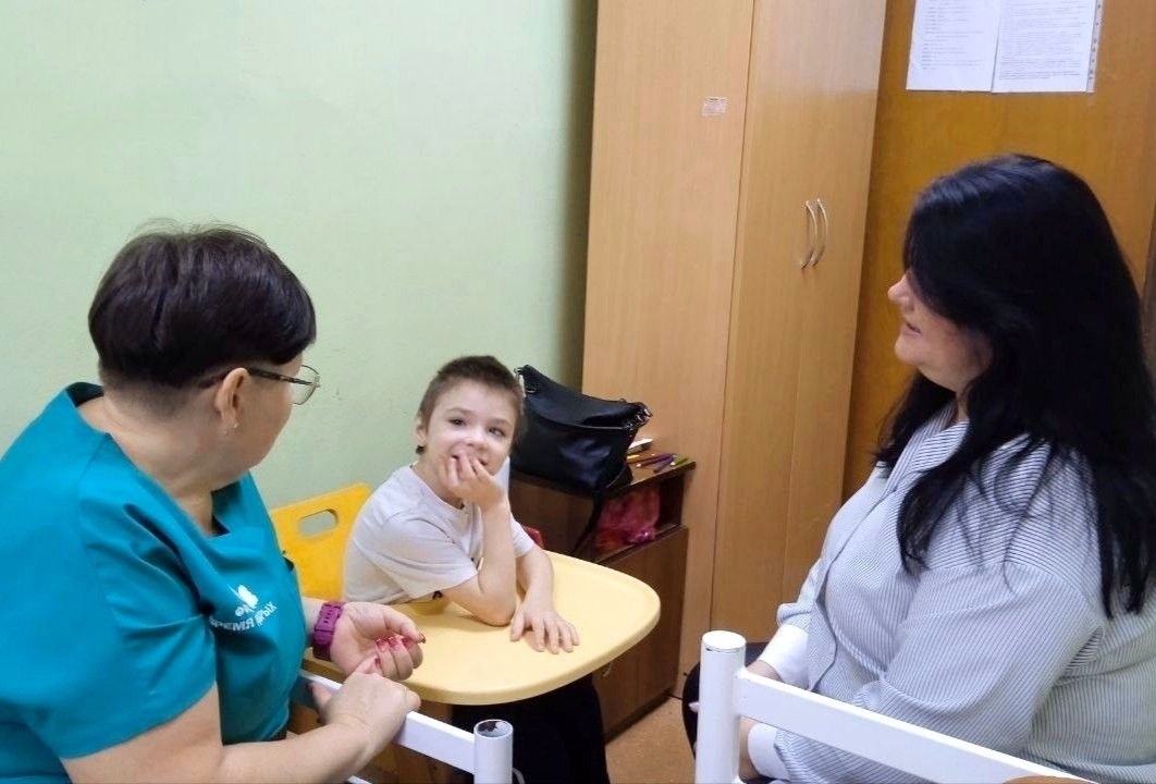 Стать временной «мамой» для сироты и не привязаться: как психологи фонда работают с больничными нянями1790939067