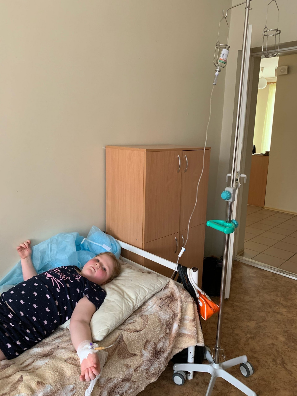 Жизнь, ценою в 100 000 рублей в месяц. Yves Vanroy помог Маше Алексаниной.1617634938