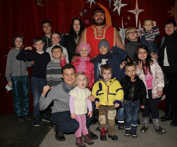 Good smiles and positive emotions all day long1622554809