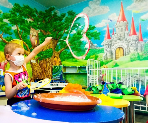 Rodion Kirichek has completed his basic treatment in the pediatric oncohematology unit1622886884