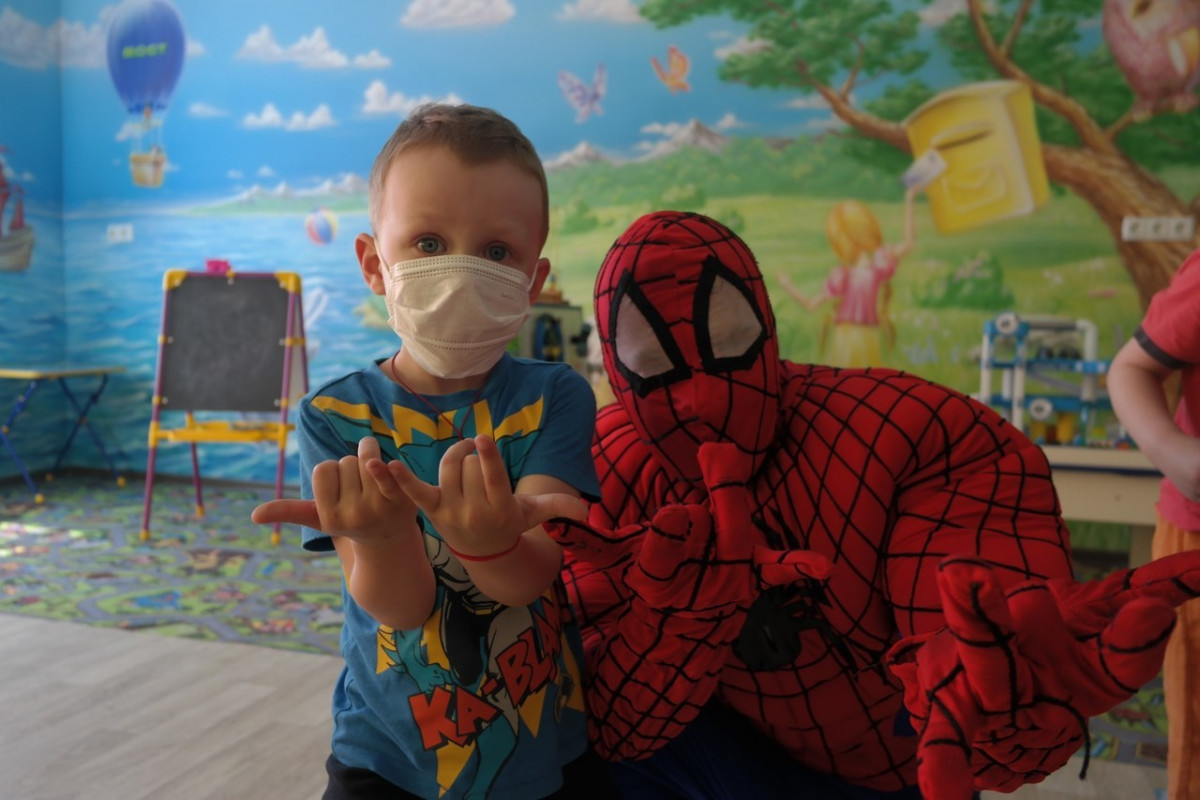 Artemka Padusenko wished for his birthday to meet a real Spiderman1622888055