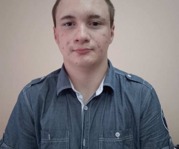 Maksim Glushchuk's mother asks to save her son.1628157032