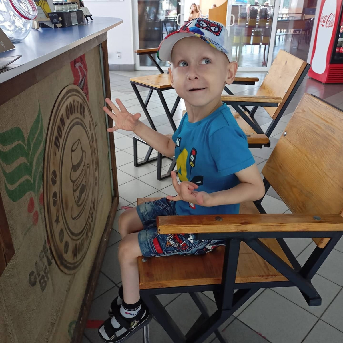 Он очень хочет стать полицейским и с каждым днём его мечта крепчает.1631636796