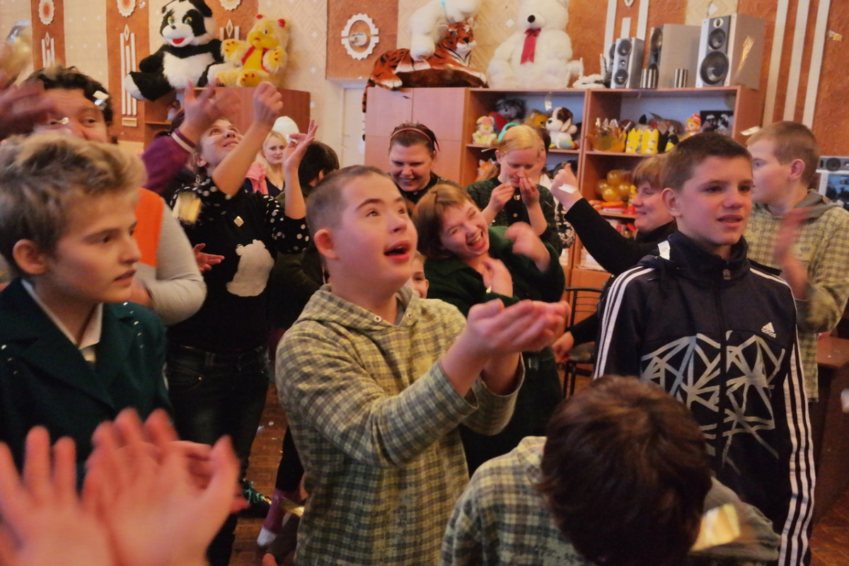 Праздник для особых деток Шахтерского интерната1589181178