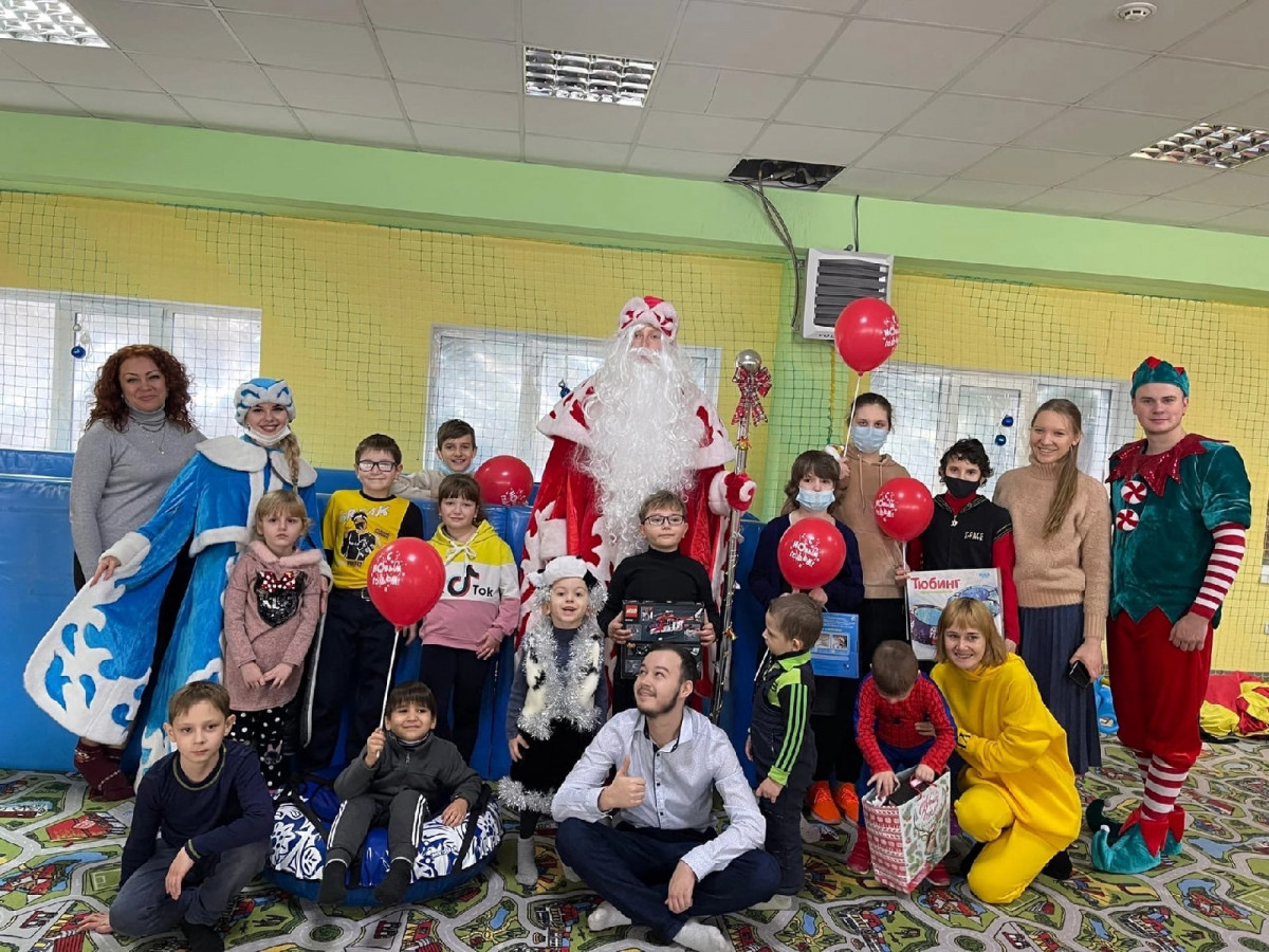 Новогоднее поздравление детей с онкозаболеваниями, прошедших основной этап лечения1641471125