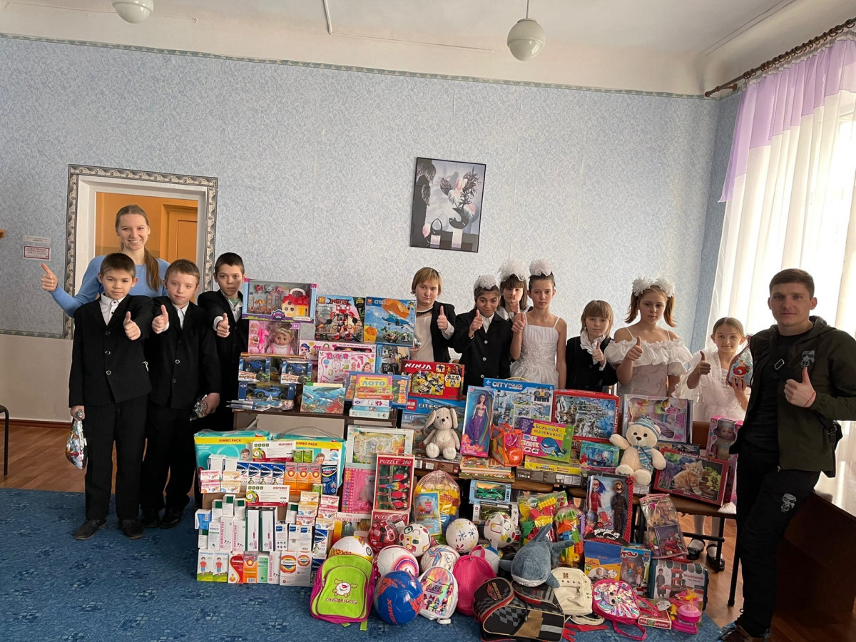 Новогодние чудеса для детей из Докучаевской специальной школы-интерната1642848312