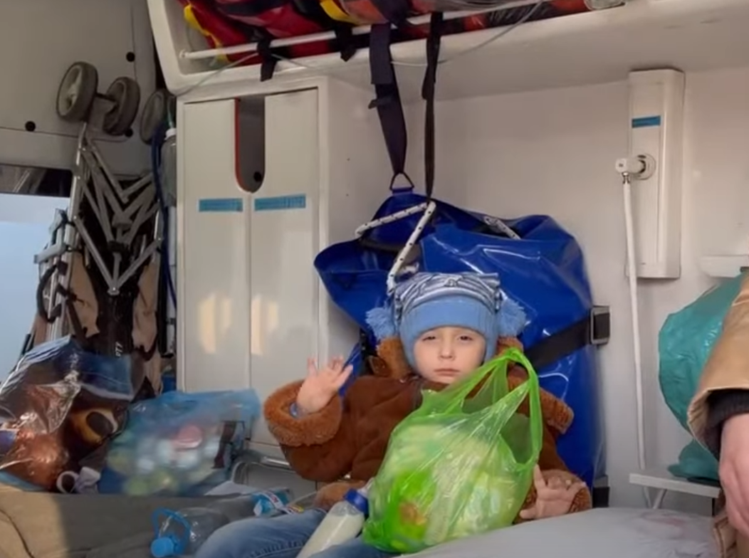 Эвакуация тяжелобольных детей в условиях непрекращающихся обстрелов1647592770