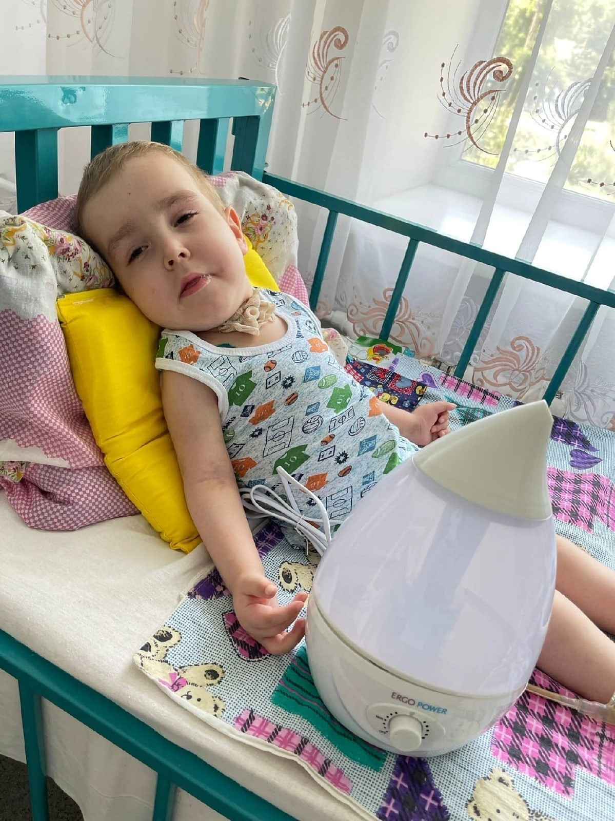 Жить, благодаря помощи других. В случае Вани - это единственный вариант1662632513