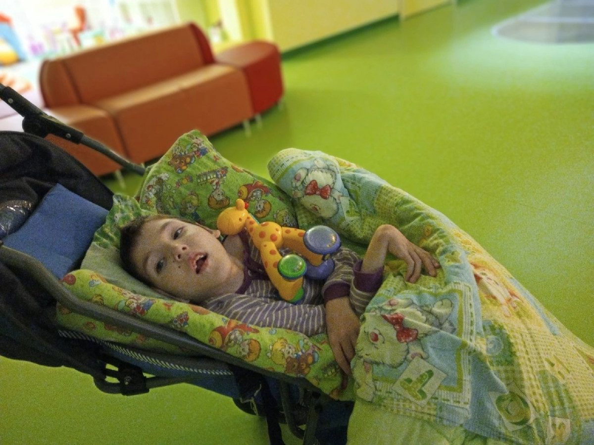 Без отсасывателя Даня не сможет дышать1666346667