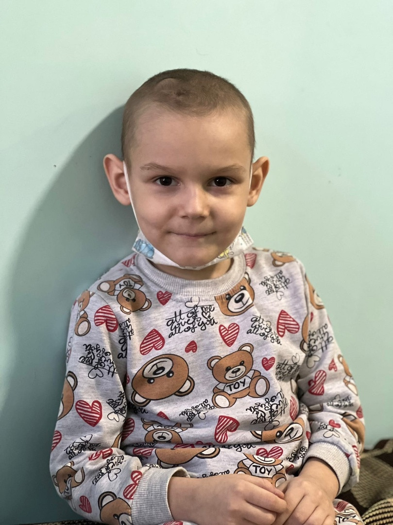 Трансплантация - единственное спасение для Артёма, но без химиотерапии невозможна пересадка...1671806460