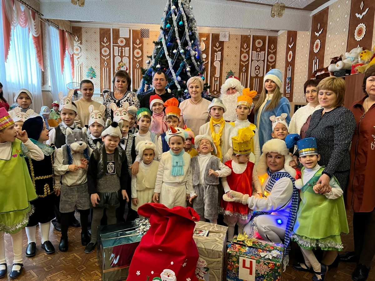 Новогодние чудеса для детей-сирот Донецка и Шахтёрска1673367726