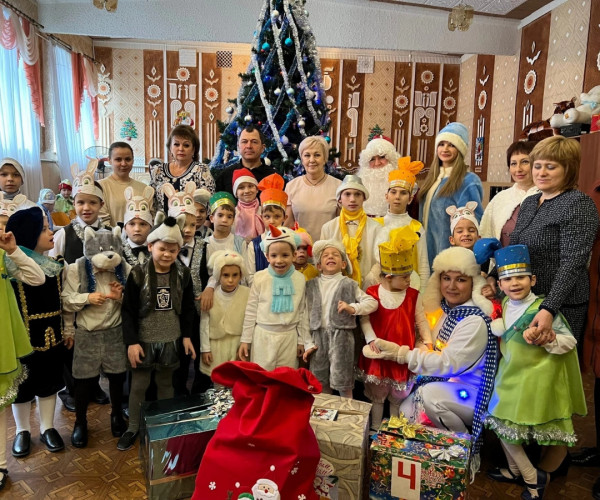 Новогодние чудеса для детей-сирот Донецка и Шахтёрска1673367726