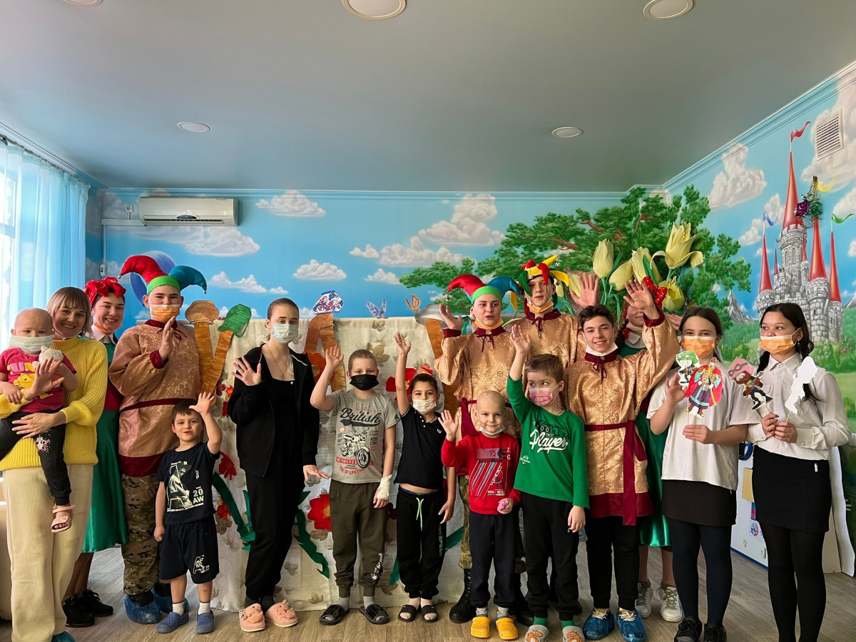 "Ворона из Воронежа" или как онкобольным детям курсанты из кадетского корпуса дарили радость1675100158