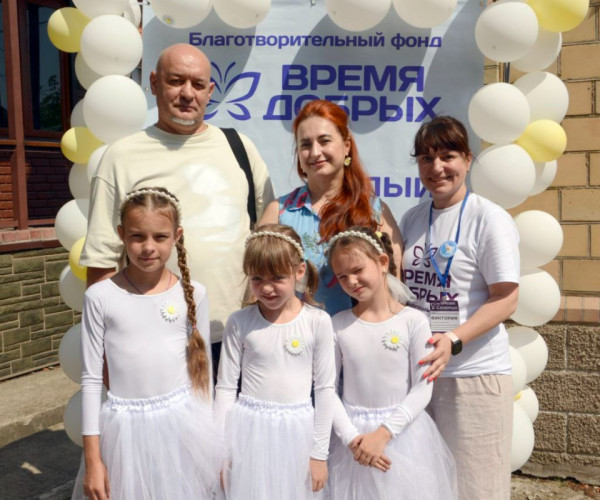 Радость благих дел: День «Белого цветка» прошел в Торезе1753288978
